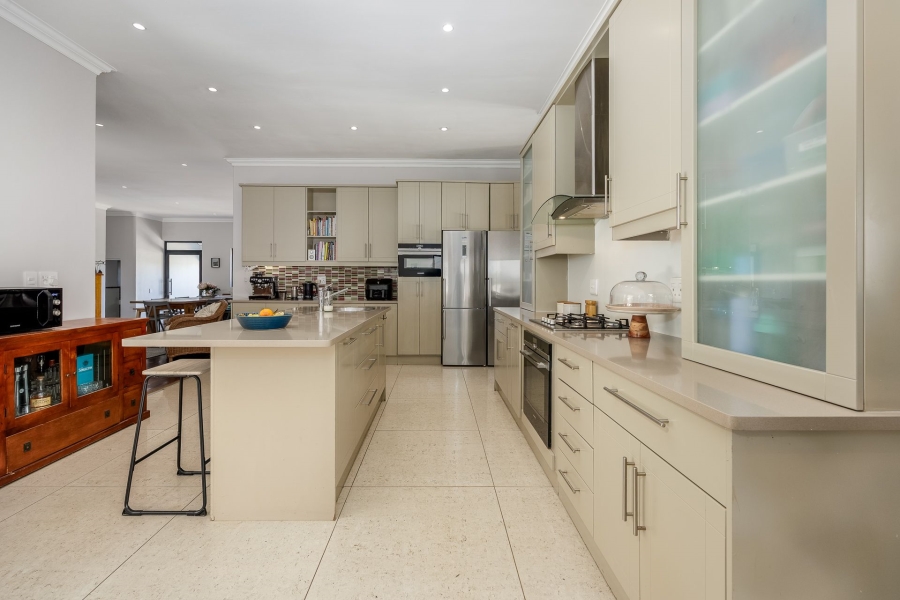 4 Bedroom Property for Sale in Kanonberg Western Cape